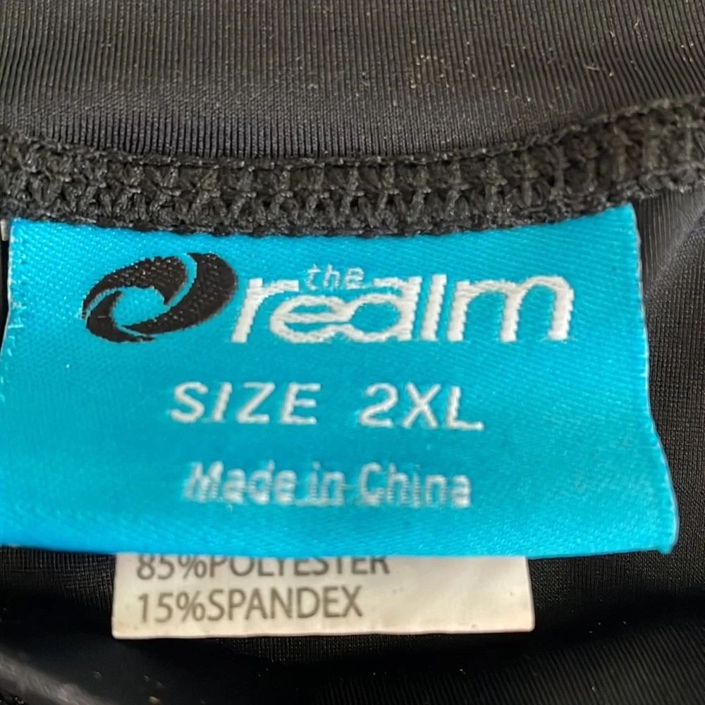 The Realm men’s black & white rash guard